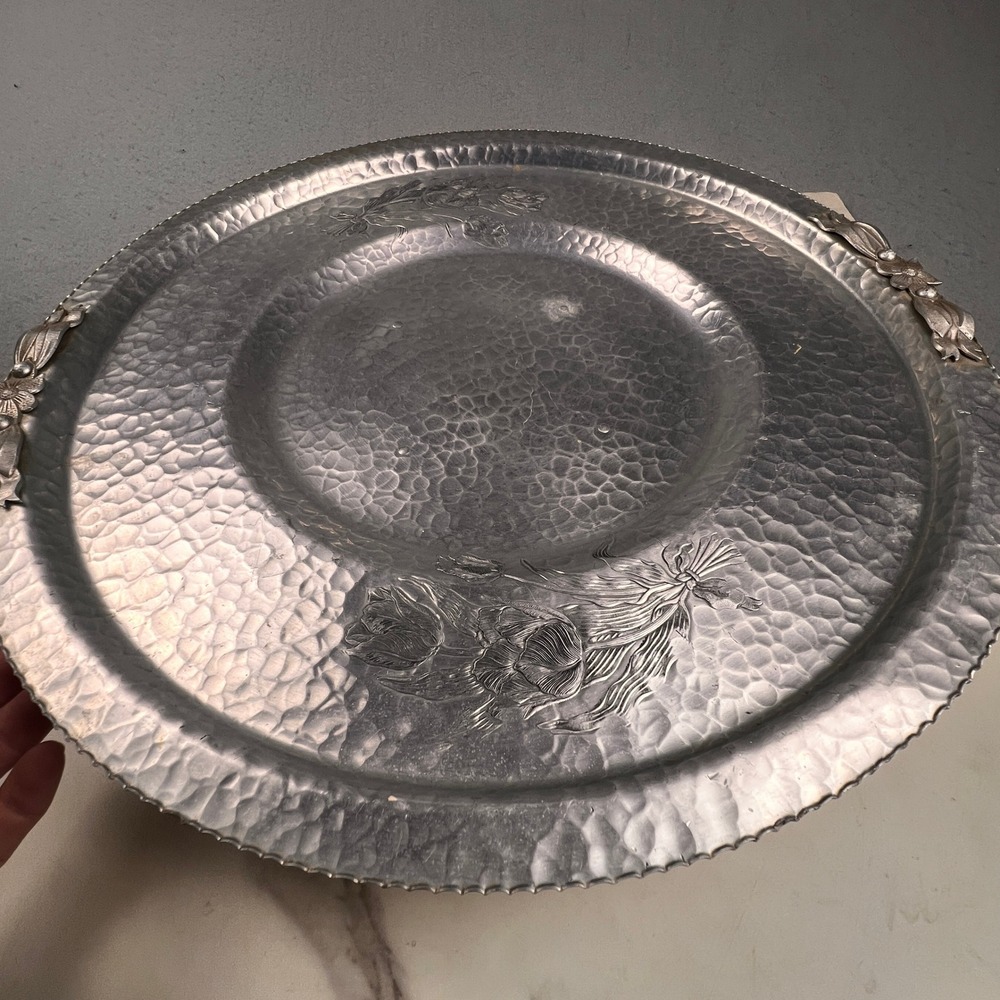 Vintage Hammered Aluminum Footed Serving Tray Silver Tulip Floral Scalloped 14.5 - Picture 11 of 16